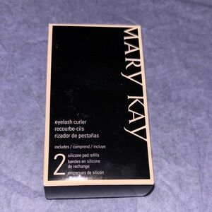 Mary Kay Eyelash Curler with Silicone Pads - Black